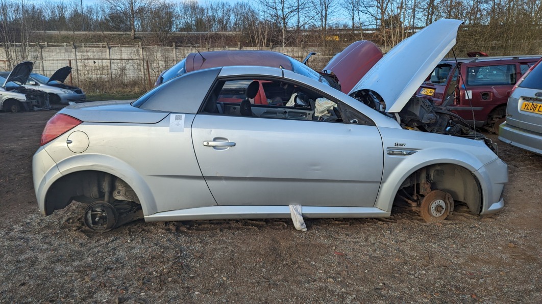 Scrapyard Gem: 2005 Vauxhall Tigra TwinTop